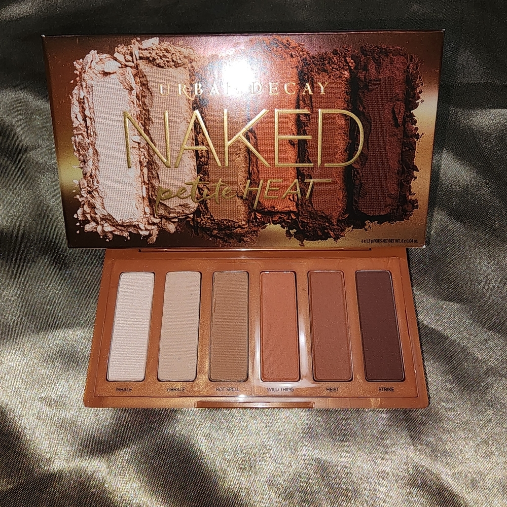 Urban Decay Naked Petite Heat eyeshadow palette